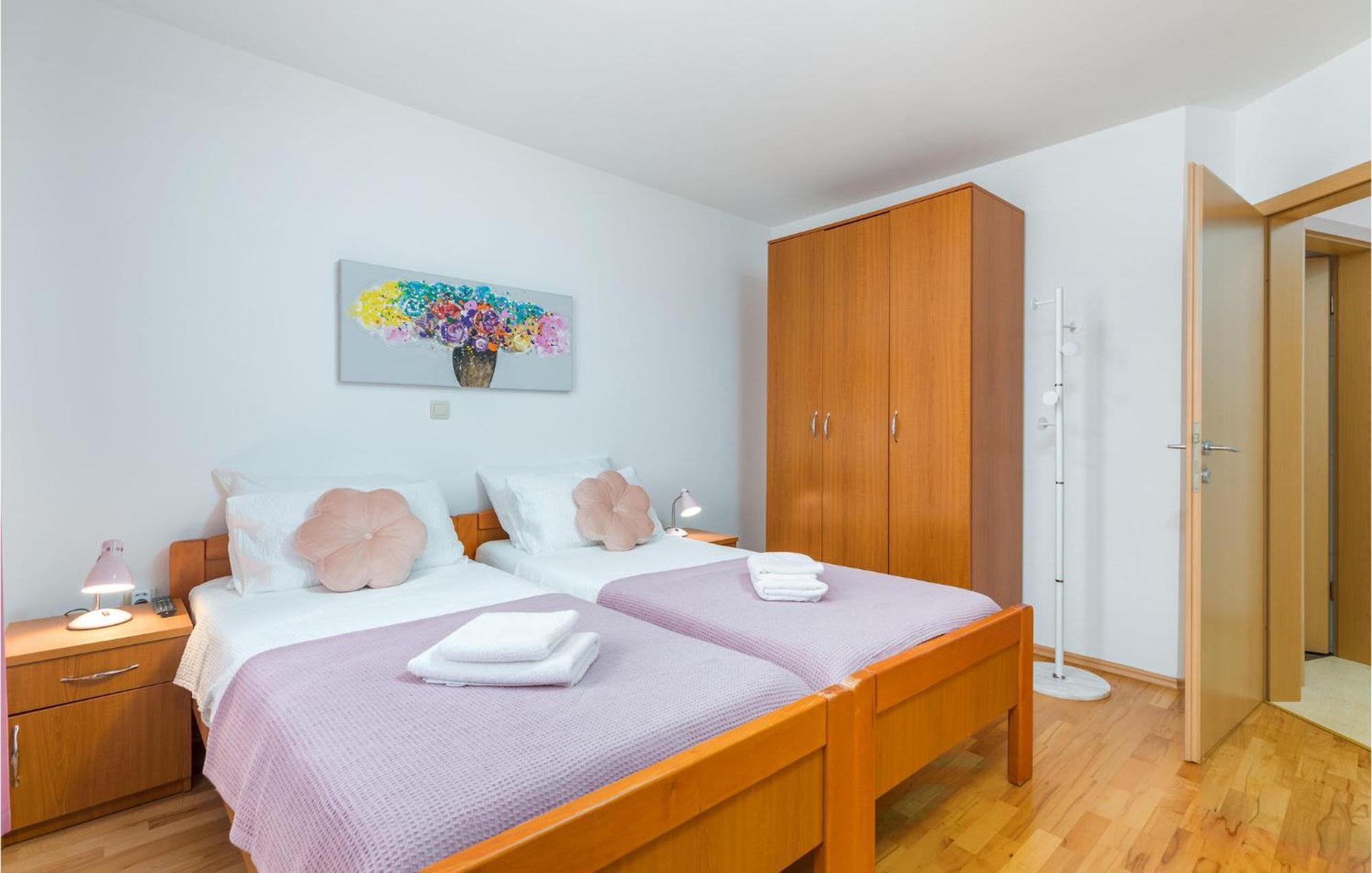Lovely Apartment In Valbandon With Kitchen Fažana Εξωτερικό φωτογραφία