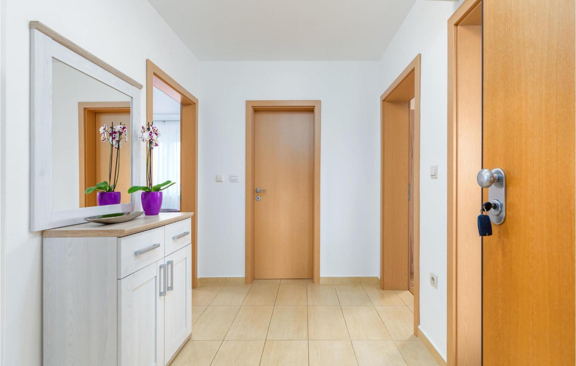 Lovely Apartment In Valbandon With Kitchen Fažana Εξωτερικό φωτογραφία