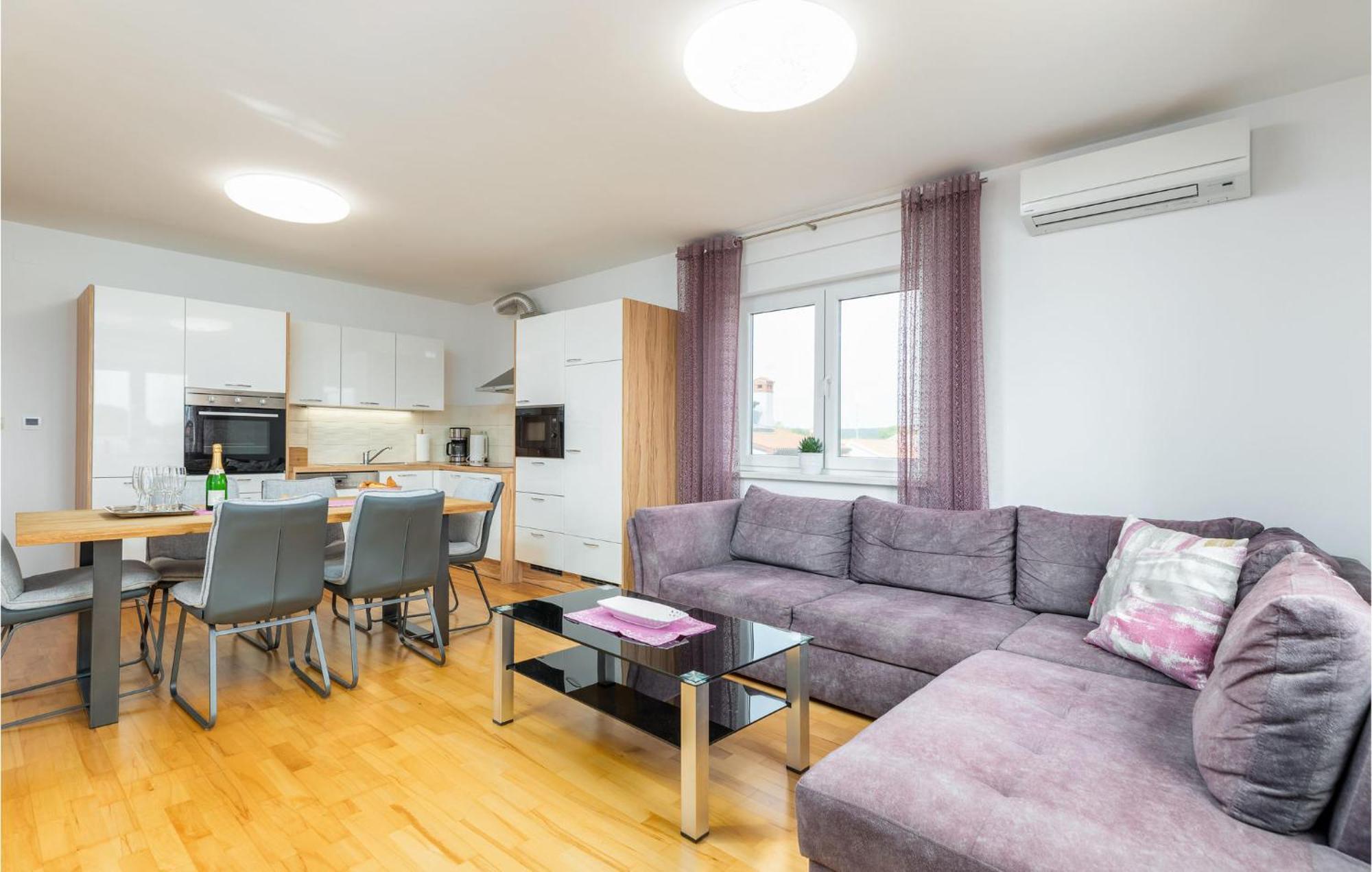 Lovely Apartment In Valbandon With Kitchen Fažana Εξωτερικό φωτογραφία