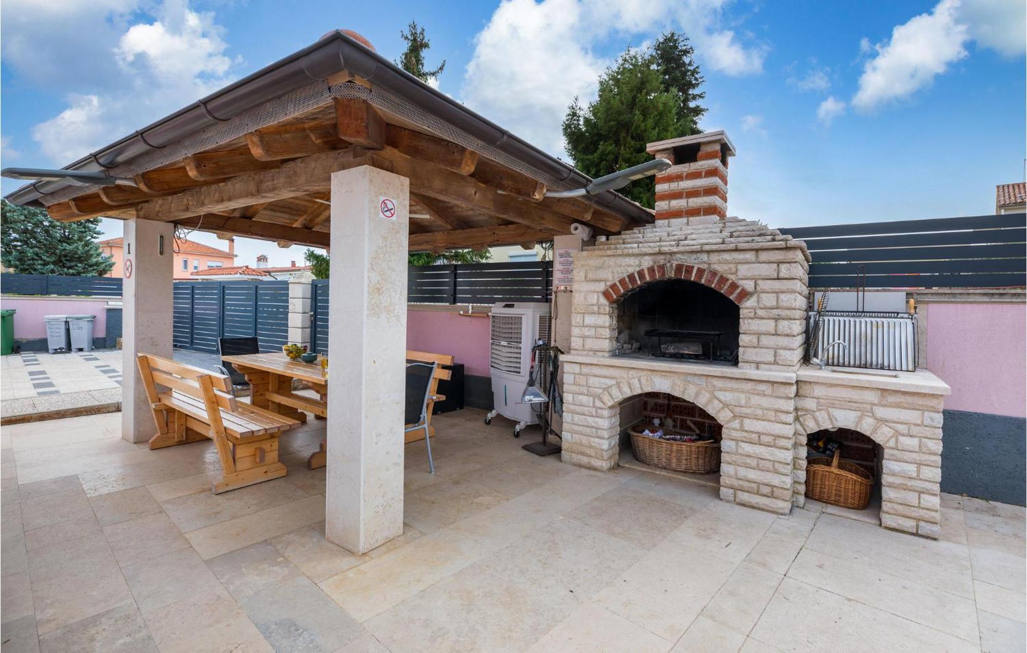 Lovely Apartment In Valbandon With Kitchen Fažana Εξωτερικό φωτογραφία