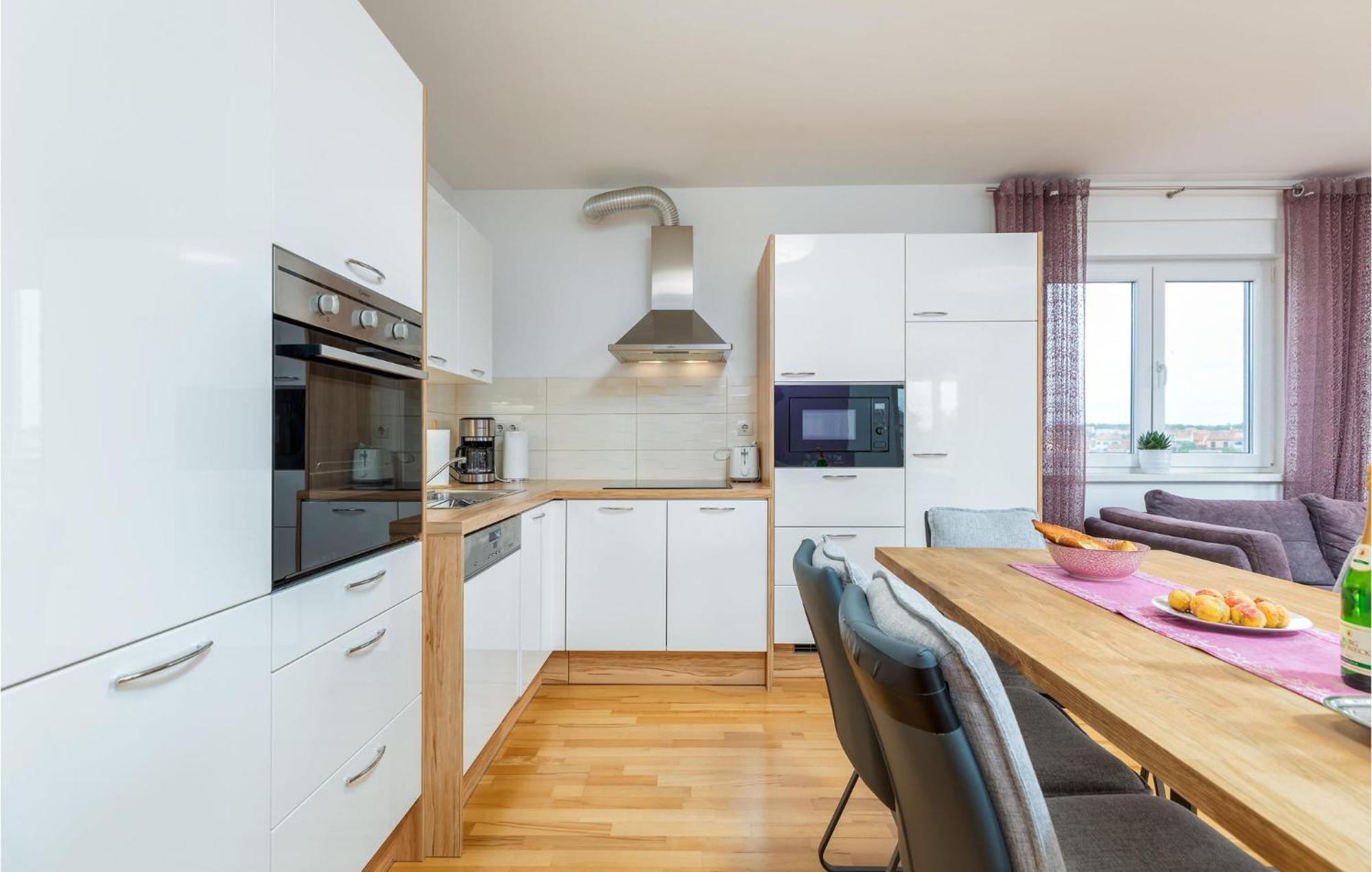 Lovely Apartment In Valbandon With Kitchen Fažana Εξωτερικό φωτογραφία
