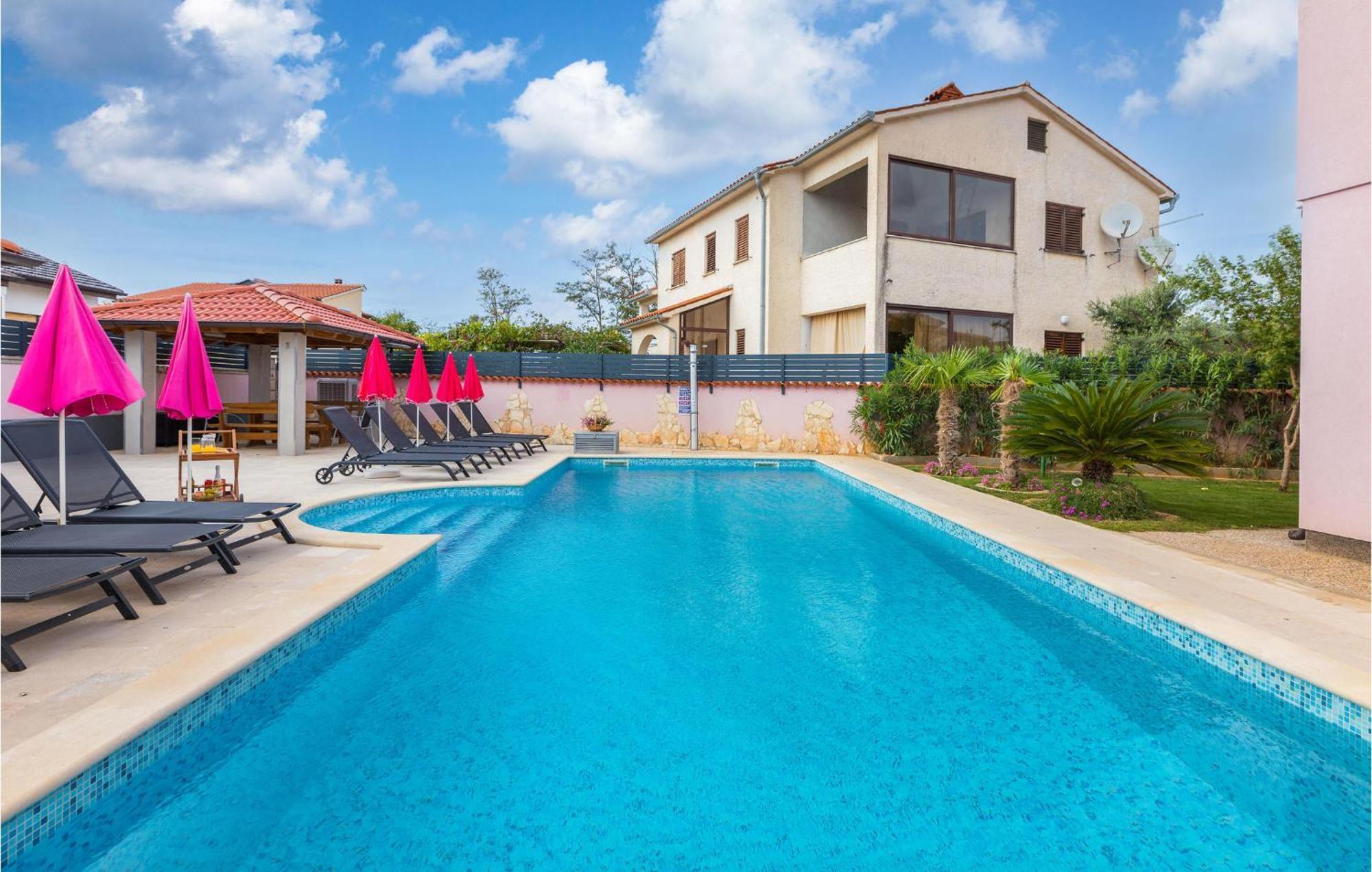 Lovely Apartment In Valbandon With Kitchen Fažana Εξωτερικό φωτογραφία