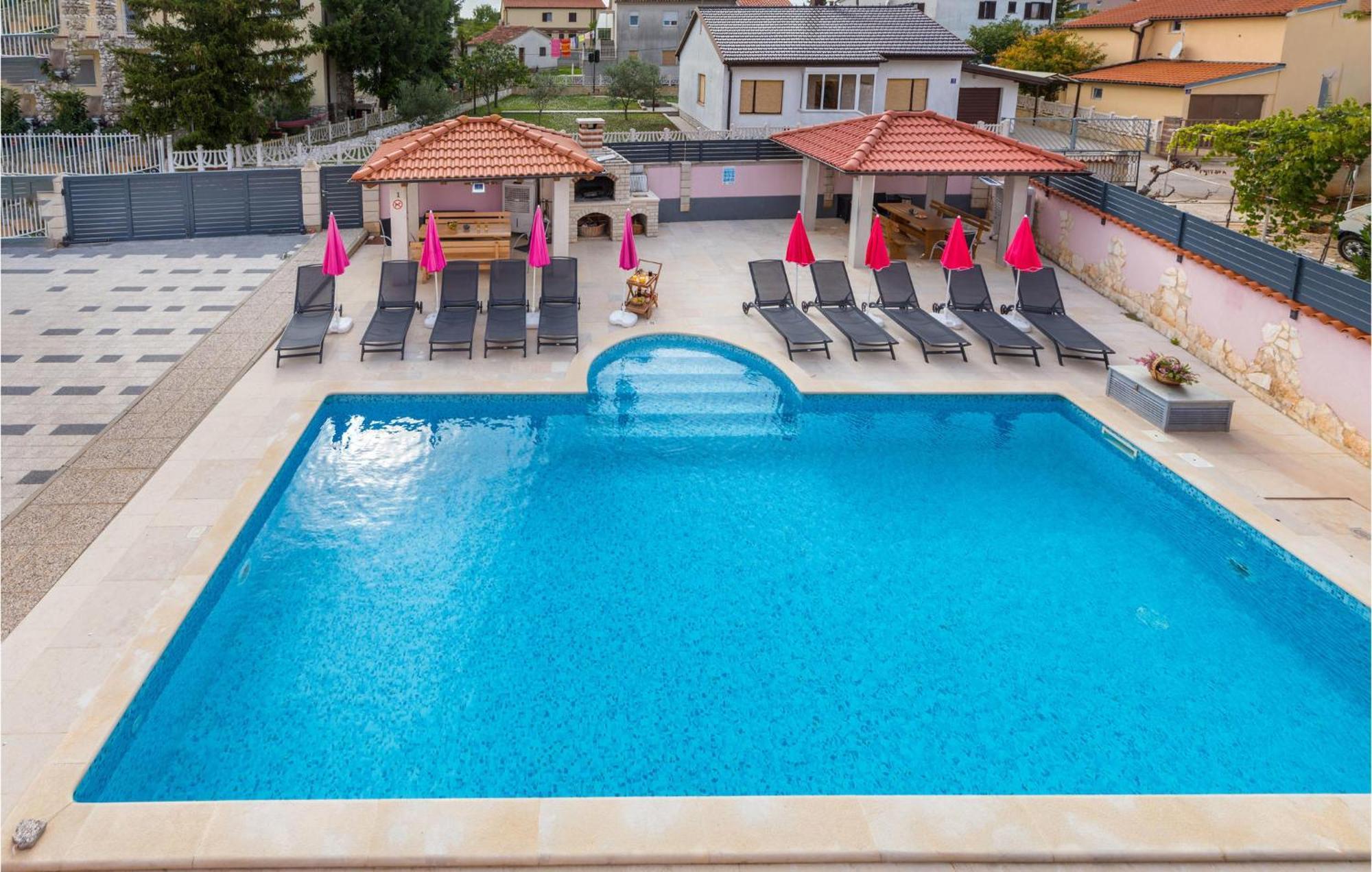 Lovely Apartment In Valbandon With Kitchen Fažana Εξωτερικό φωτογραφία