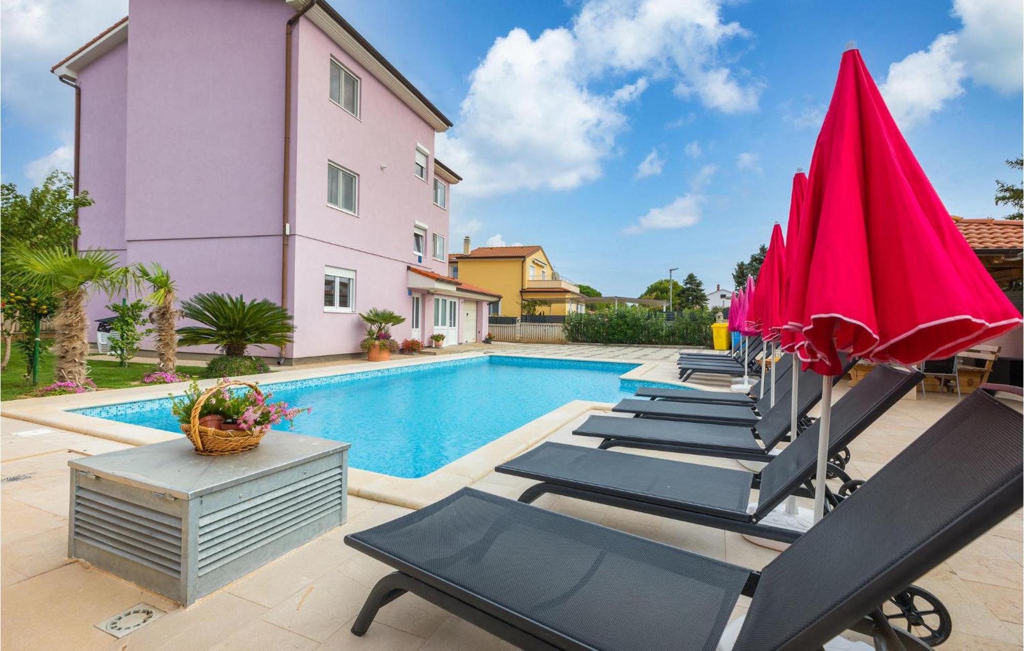 Lovely Apartment In Valbandon With Kitchen Fažana Εξωτερικό φωτογραφία
